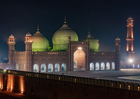 Badshahi Mosque in Lahore, Pakistan at night - a photo on Flickriver