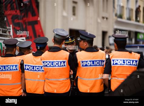 The protest of the day near Plaza de Mayo brings the police out for ...