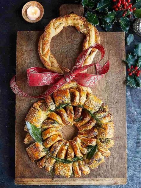 Christmas sausage roll wreath | Jamie Oliver recipes