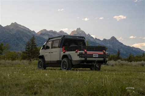 Canoo American Bulldog Is A Tough Military-Themed Electric Pickup ...