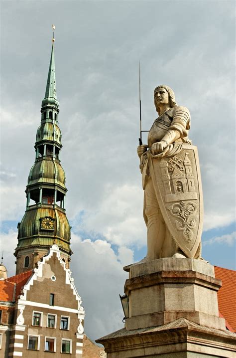 The statue of Roland and the Church of St. Peter - Nordic Experience