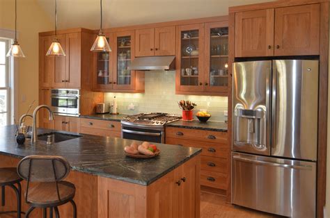 Amazing Wood Glass Kitchen Cabinets Ideas | Cherry cabinets kitchen, Maple kitchen cabinets ...