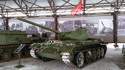 The T-44 - "Successor" to the T-34 - Tank Historia