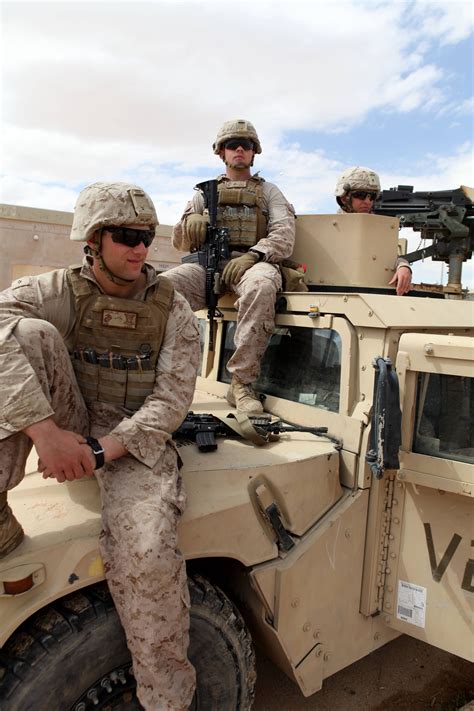 Marines with 1st Battalion 7th Marine Regiment in Al Asad Iraq [3744x5616] | 7 marine, Marines ...