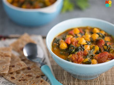 Curried Chickpeas with Tomatoes and Spinach Recipe | NoobCook.com