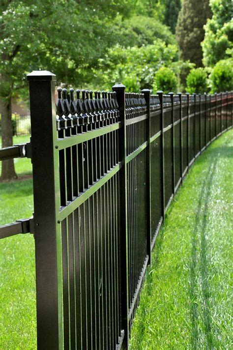 20+ Inexpensive Black Fence Ideas For Garden Design | Fence design ...