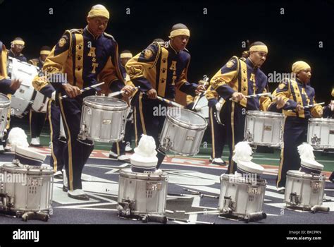 Drumline 2003 nick cannon hi-res stock photography and images - Alamy