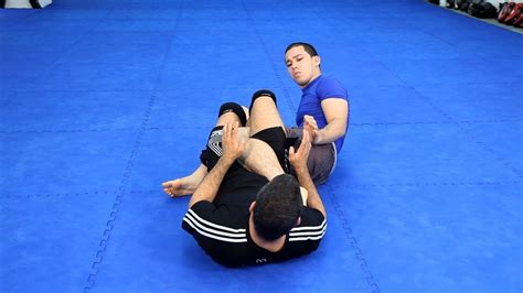 How to Do a Heel Hook | MMA Fighting - YouTube