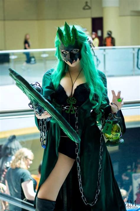 allthatscosplay: “Epic female Thresh cosplay from League of Legends by ...