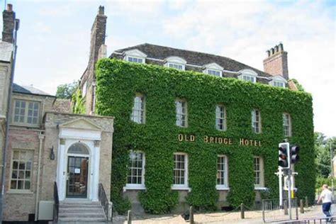 The Old Bridge Hotel - Hotel Accommodation in Huntingdon