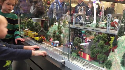 Trains at Kenilworth Mall - YouTube