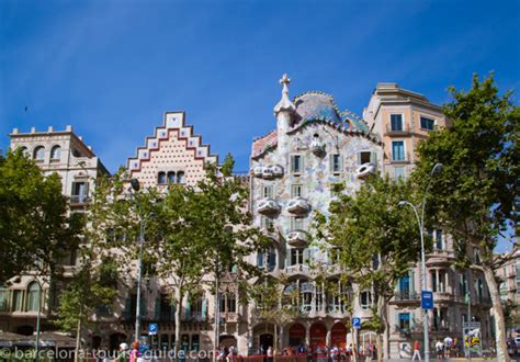 Walk To Gaudí Casa Batlló From Las Ramblas