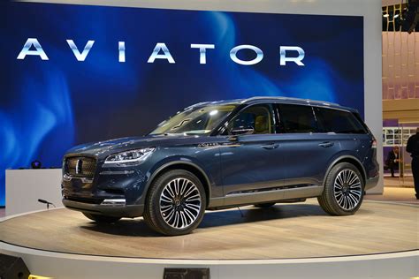 2019 Lincoln Aviator crossover to include plug-in hybrid version