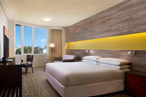 Four Points by Sheraton Perth Hotel - Deals, Photos & Reviews