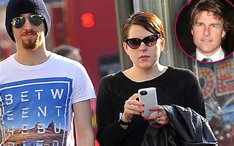 Isabella Cruise Goes Out For A Romantic Stroll With New Hubby