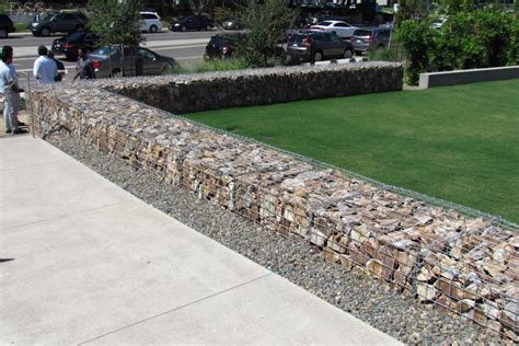 Pros and cons of using gabion walls in the landscape