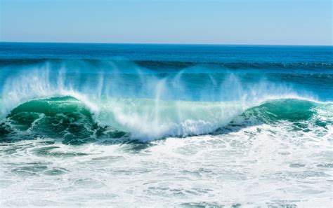 Sea spray releases water pollution into the air - Earth.com