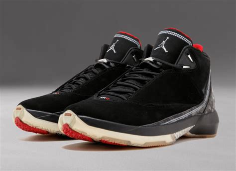 Air Jordan 22 Black Varsity Red 315299-001 Release Date - SBD