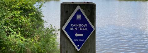 Hike #32: Rainbow Run Trail - Wandering Canadians