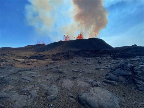 Mauna Loa lava flow front about 2.7 miles from Daniel K. Inouye Highway ...