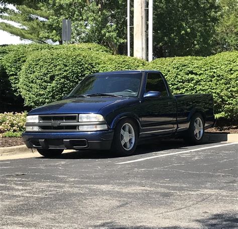 My lowered 98 S10 : r/ChevyTrucks