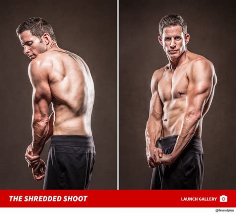 Tarek El Moussa Shows Off Ripped Bod