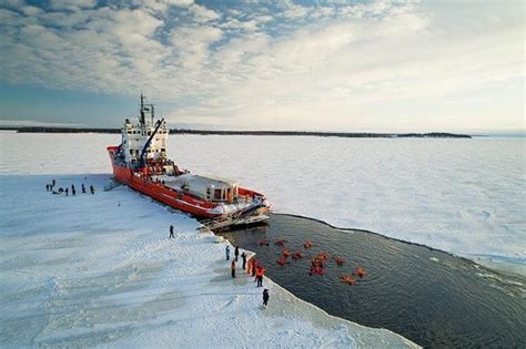 How do Icebreaker Ships Work? - Polar Explorer Icebreaker