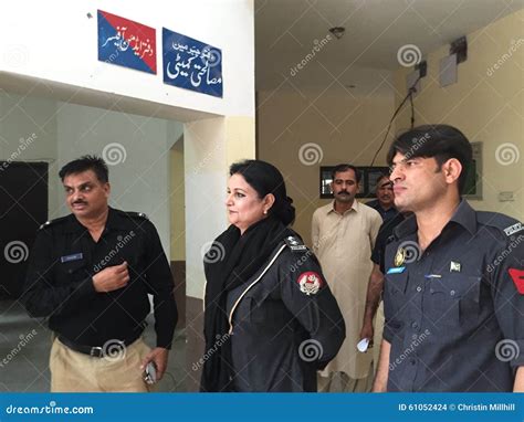 Woman Police Officer in Pakistan Editorial Stock Image - Image of women ...