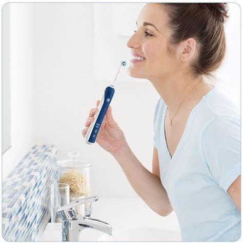 Oral-B Pro 2000 Review - Electric Toothbrush Reviews