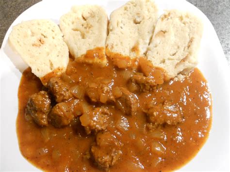 Czech Vegan (in America): Czech goulash with bread dumplings