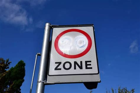 20mph sign vandalised near school in act of 'criminal damage' - Liverpool Echo