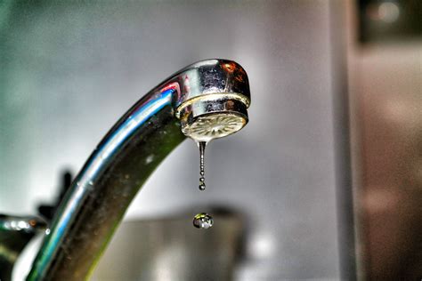 How to Fix a Leaky Faucet in 5 Easy Steps