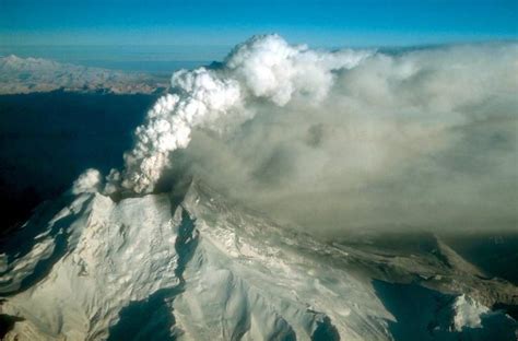 On this day in 1989, Redoubt eruption triggered seismic shift in Alaska ...