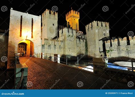 Sirmione Castle , Garda Lake - Italy Stock Image - Image of monument, sirmione: 25595971