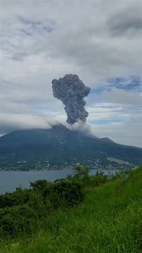 Sakurajima Eruption Sends Plume Over 2km Into Air [Video]