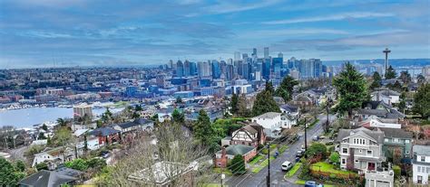 Queen Anne - Seattle area Neighborhood Guide for one of Seattle's finest neighborhoods.