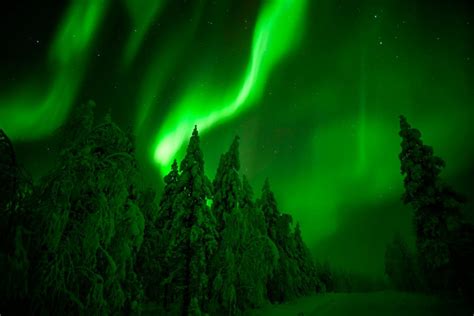 Magical night with huge Northern Lights just a few days before Christmas!