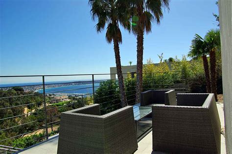 Cote d'Azur Large Modern Villa to Rent with Pool in Super Cannes.