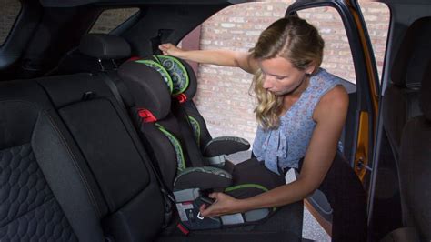 2018 Chevrolet Equinox: Car Seat Check | Cars.com