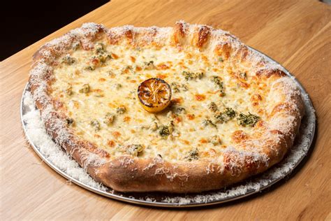 Pasadena’s Union Restaurant Pushes the New York Pizza Envelope - Eater LA