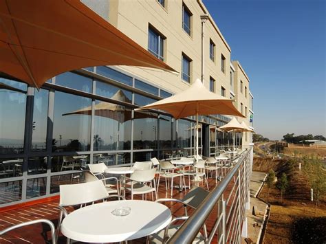 Holiday Inn Express Sandton Woodmead | Get the Best Accommodation Deal - Book Self-Catering or ...