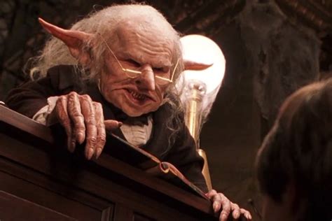 Según Jon Stewart los goblins del banco Gringotts son una caricatura de ...