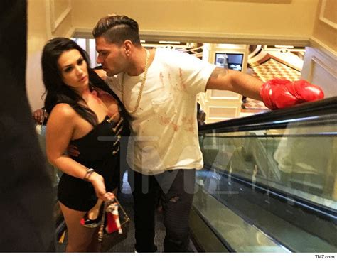 Ronnie From 'Jersey Shore' Bloody Mess in Las Vegas (UPDATE)