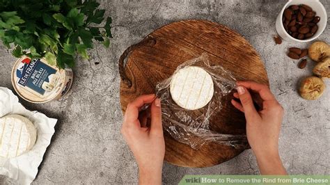 How to Remove the Rind from Brie Cheese: 13 Steps (with Pictures)