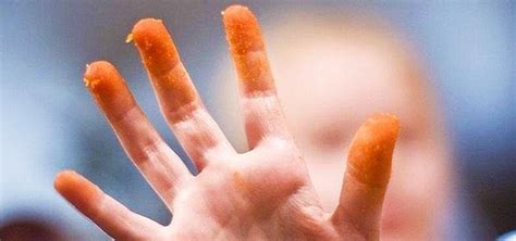 How to Keep Your Fingers Clean While Eating Cheetos, Chocolate, Chips, and More! « Food Hacks Daily