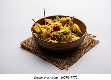 1,383 Aloo Chat Images, Stock Photos & Vectors | Shutterstock