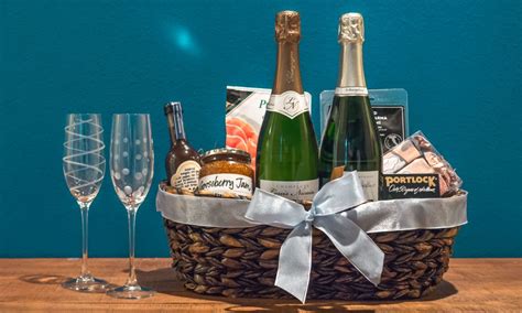 Champagne Gift Baskets for Gifts: 17 Handpicked Gifts for Sparkling Wine Baskets Lovers