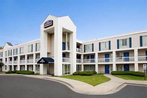 TRAVELODGE BY WYNDHAM LANSING IL - Hotel Reviews