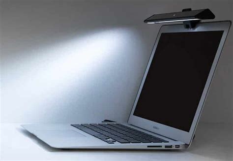 BenQ Screenbar Lite Review – Ambient Desk Light for Laptops and Monitors