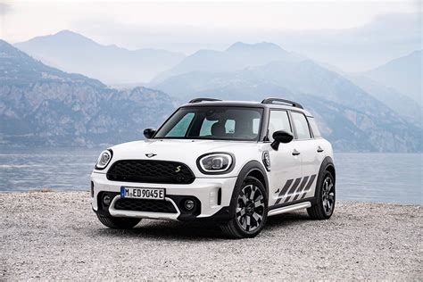 MINI launches Nanuq White colour for the Cooper SE Countryman Untamed ...